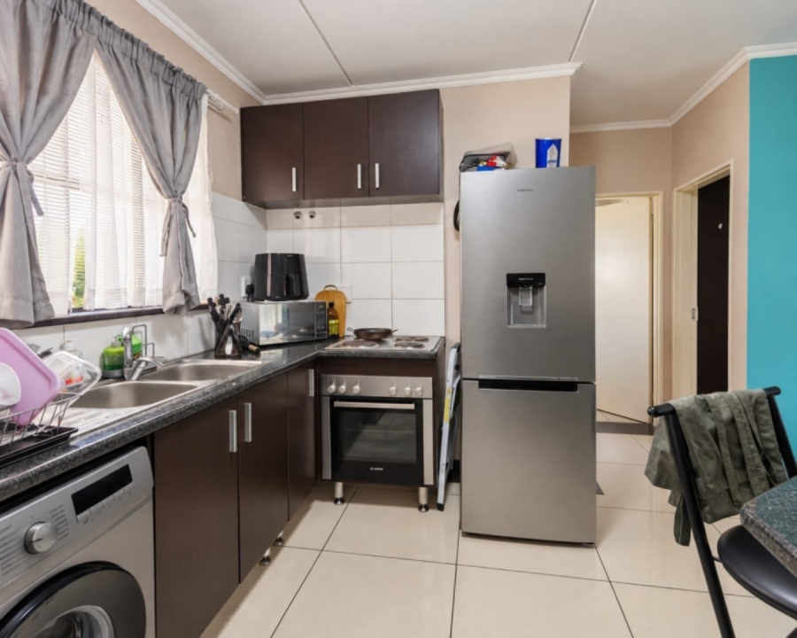 1 Bedroom Property for Sale in Noordwyk Gauteng