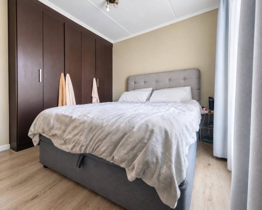 1 Bedroom Property for Sale in Noordwyk Gauteng