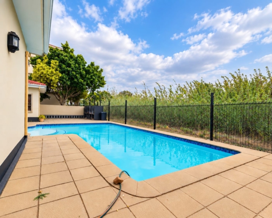 1 Bedroom Property for Sale in Noordwyk Gauteng