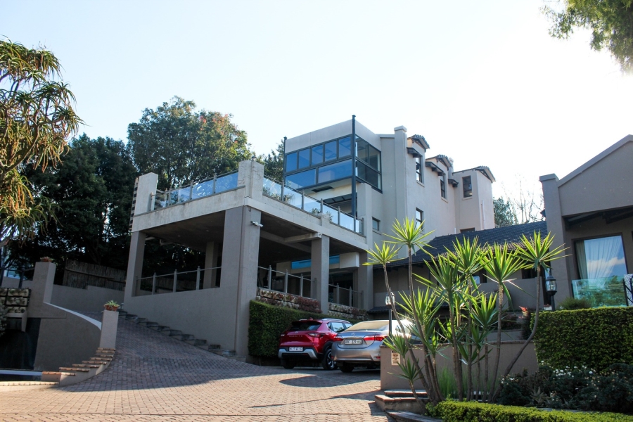 9 Bedroom Property for Sale in Waterkloof Ridge Gauteng