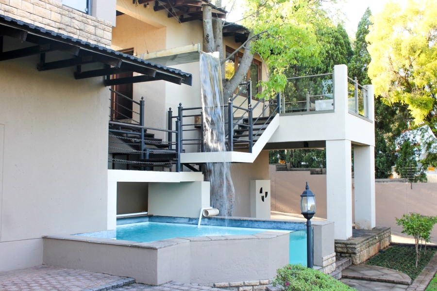 9 Bedroom Property for Sale in Waterkloof Ridge Gauteng