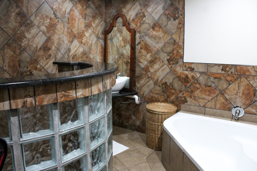 9 Bedroom Property for Sale in Waterkloof Ridge Gauteng