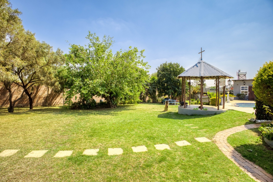 16 Bedroom Property for Sale in Chartwell Gauteng