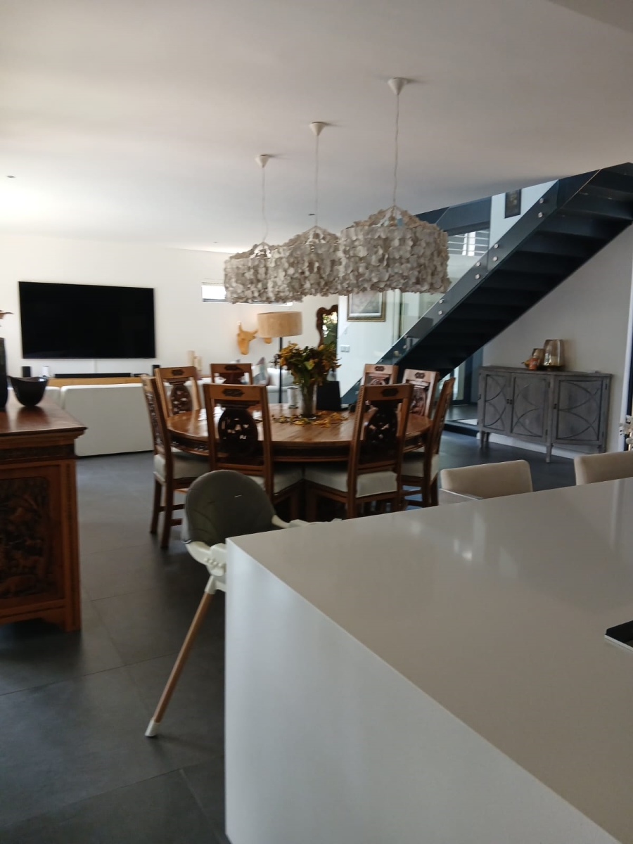 To Let 4 Bedroom Property for Rent in Helderfontein Estate Gauteng