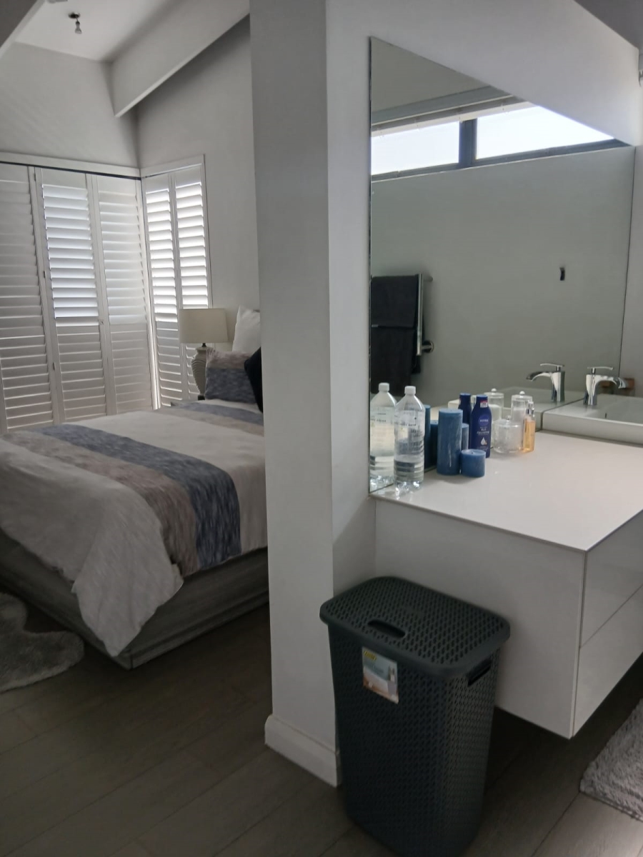 To Let 4 Bedroom Property for Rent in Helderfontein Estate Gauteng