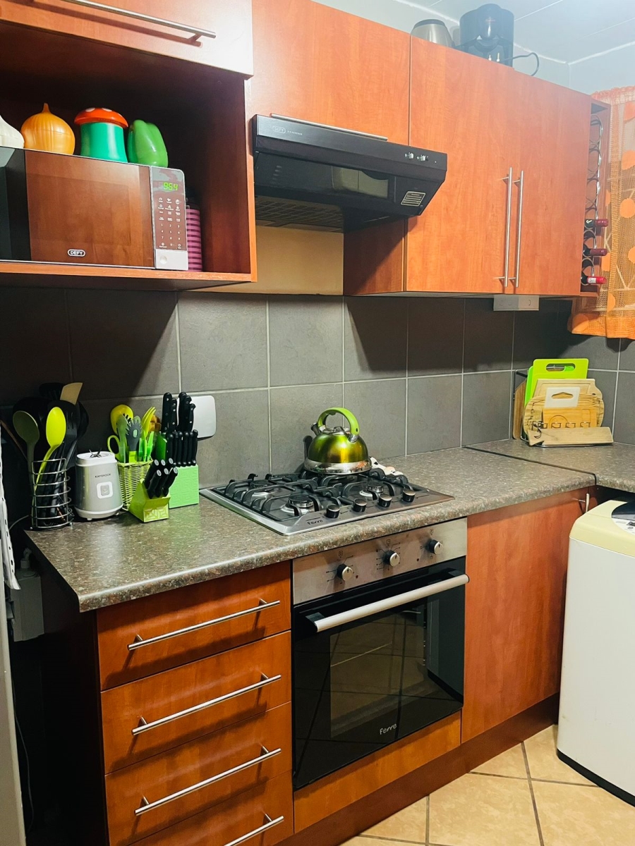 2 Bedroom Property for Sale in Pretoria North Gauteng