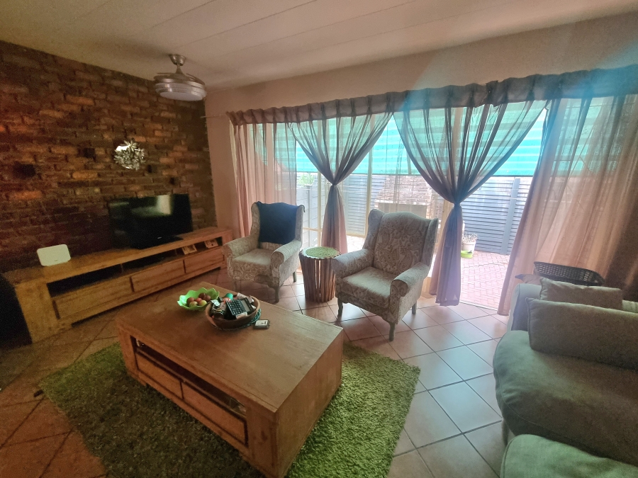 2 Bedroom Property for Sale in Pretoria North Gauteng