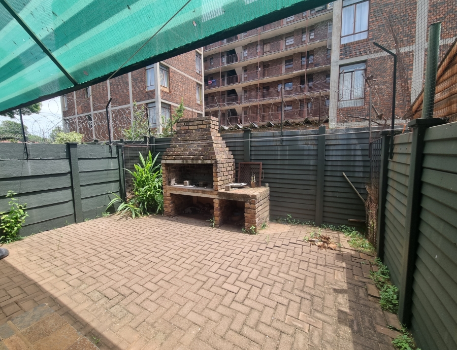 2 Bedroom Property for Sale in Pretoria North Gauteng