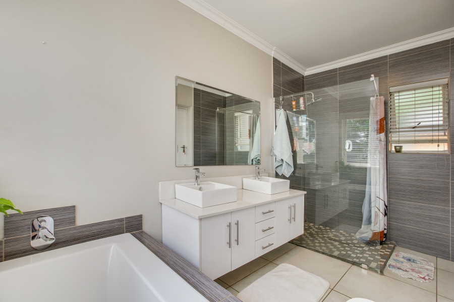4 Bedroom Property for Sale in Johannesburg North Gauteng