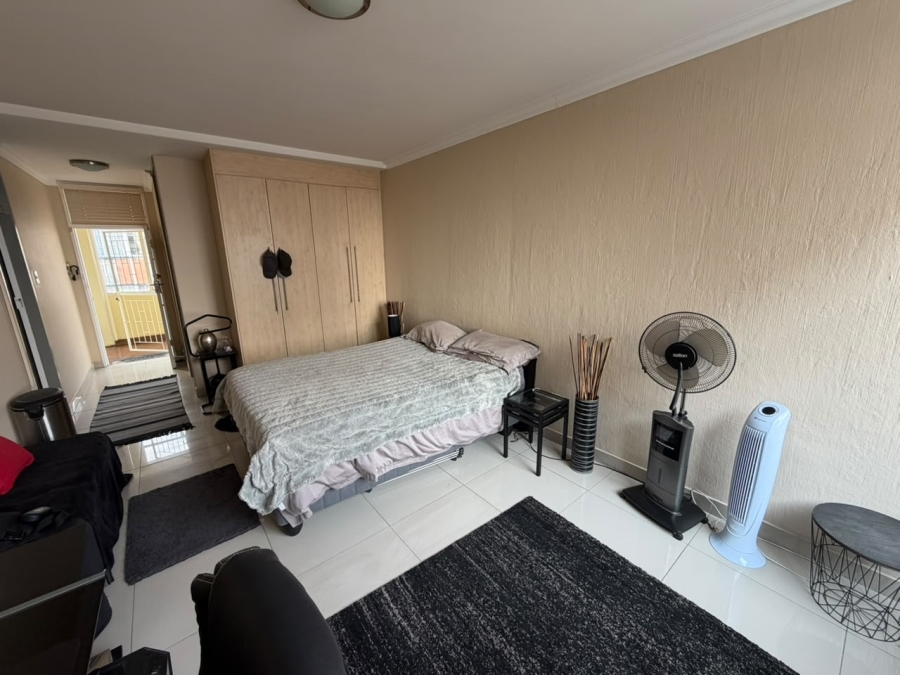 1 Bedroom Property for Sale in Bedford Gardens Gauteng