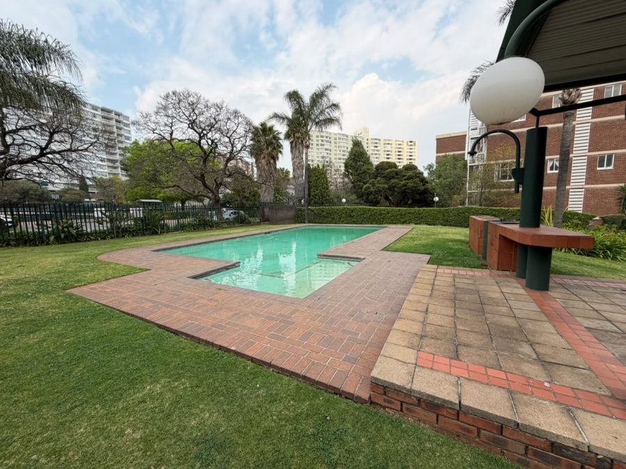 1 Bedroom Property for Sale in Bedford Gardens Gauteng