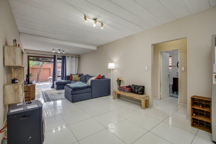 To Let 2 Bedroom Property for Rent in Sunninghill Gauteng