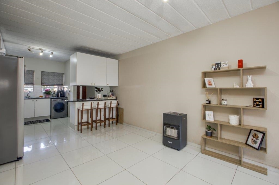 To Let 2 Bedroom Property for Rent in Sunninghill Gauteng