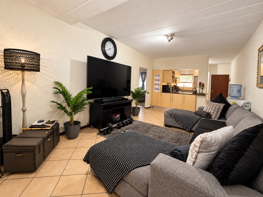 To Let 2 Bedroom Property for Rent in Lonehill Gauteng