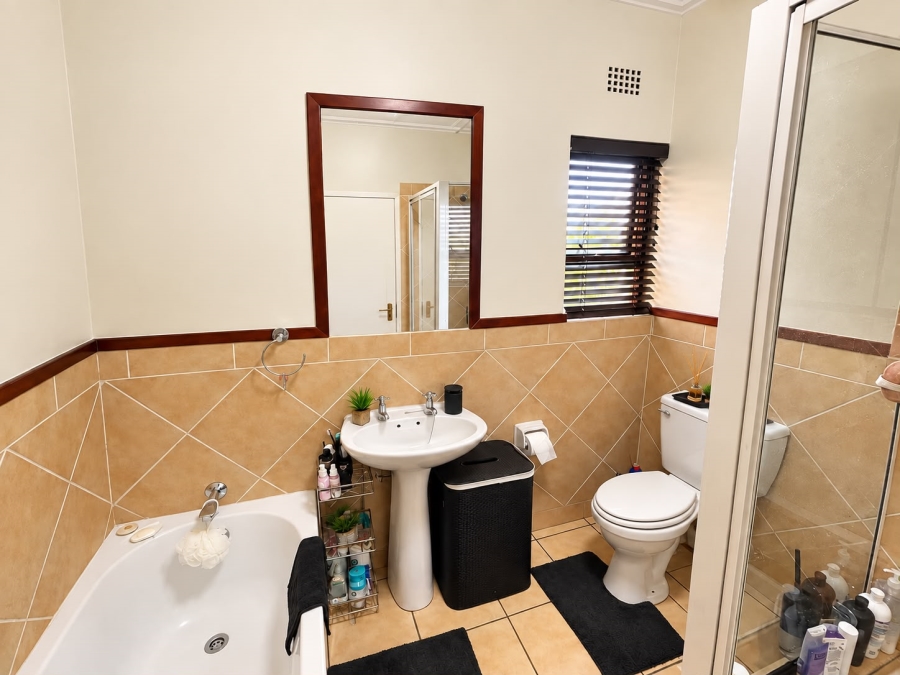 To Let 2 Bedroom Property for Rent in Lonehill Gauteng