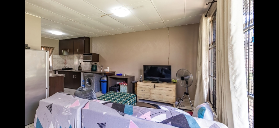 To Let 2 Bedroom Property for Rent in Sunnyridge Gauteng