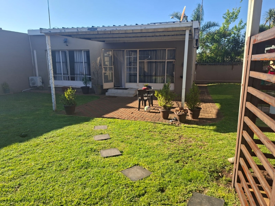 To Let 2 Bedroom Property for Rent in Sunnyridge Gauteng