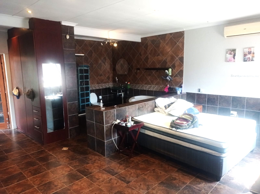 4 Bedroom Property for Sale in East Lynne Gauteng