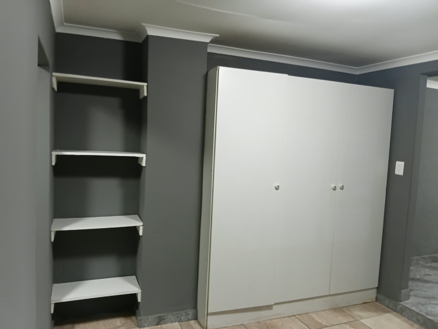 To Let 1 Bedroom Property for Rent in Discovery Gauteng