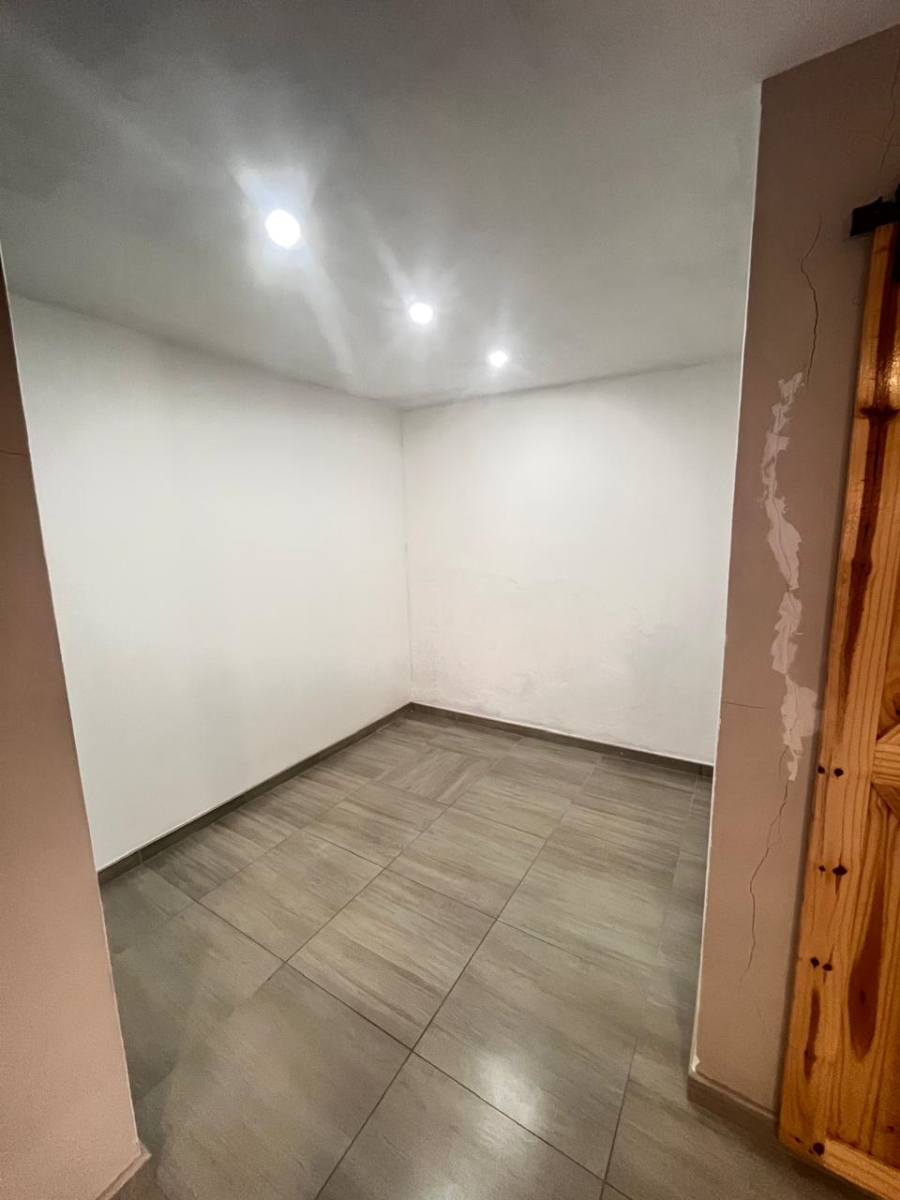 To Let 4 Bedroom Property for Rent in Roodepoort Gauteng