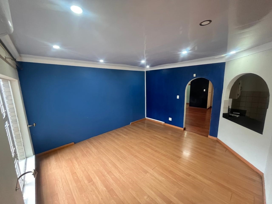 To Let 4 Bedroom Property for Rent in Roodepoort Gauteng