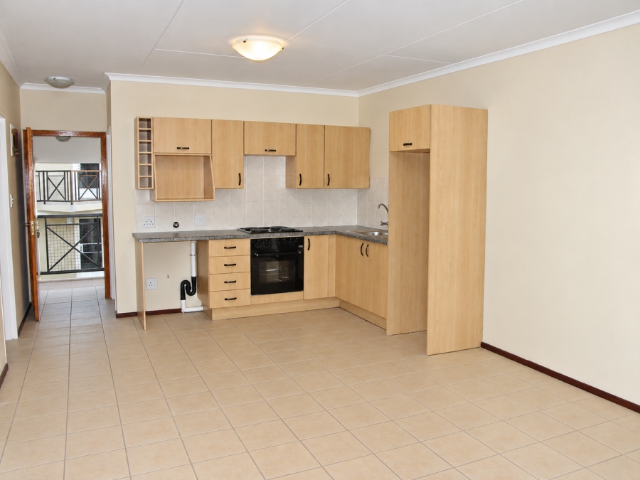 To Let 2 Bedroom Property for Rent in Moffat View Gauteng