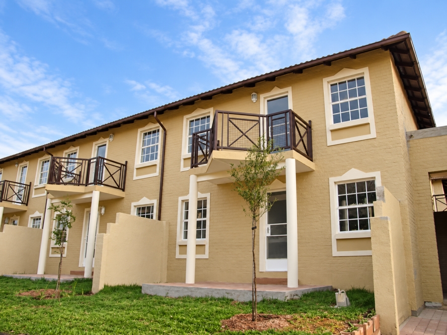 To Let 2 Bedroom Property for Rent in Moffat View Gauteng