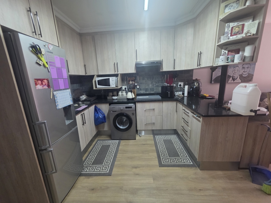 2 Bedroom Property for Sale in Brentwood Gauteng