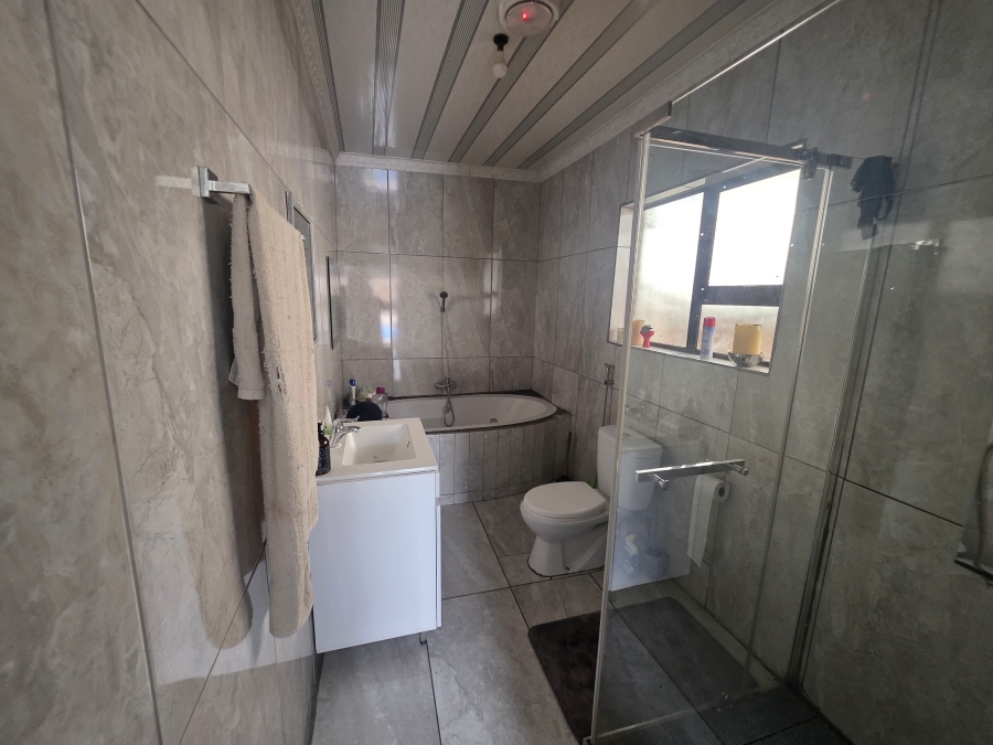 3 Bedroom Property for Sale in Actonville Gauteng