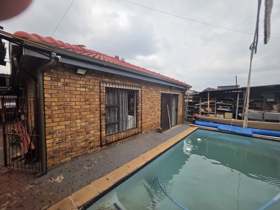 3 Bedroom Property for Sale in Actonville Gauteng