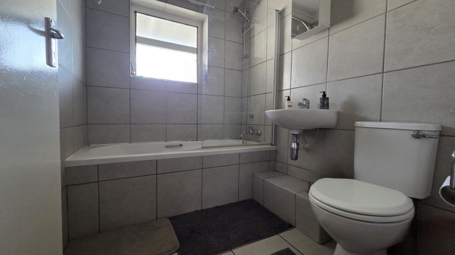 To Let 2 Bedroom Property for Rent in Montana Gauteng
