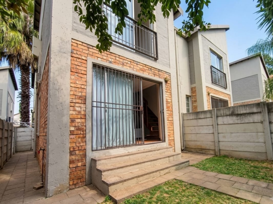 2 Bedroom Property for Sale in North Riding Gauteng