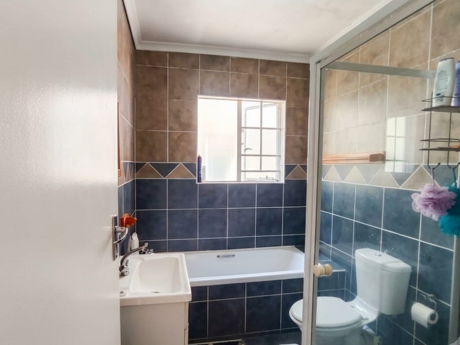 2 Bedroom Property for Sale in North Riding Gauteng