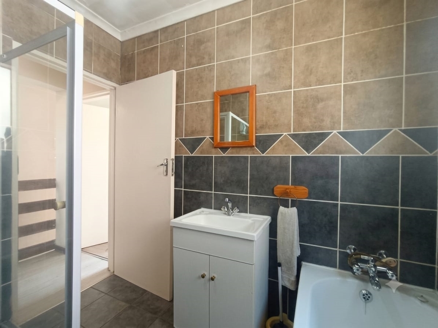 2 Bedroom Property for Sale in North Riding Gauteng