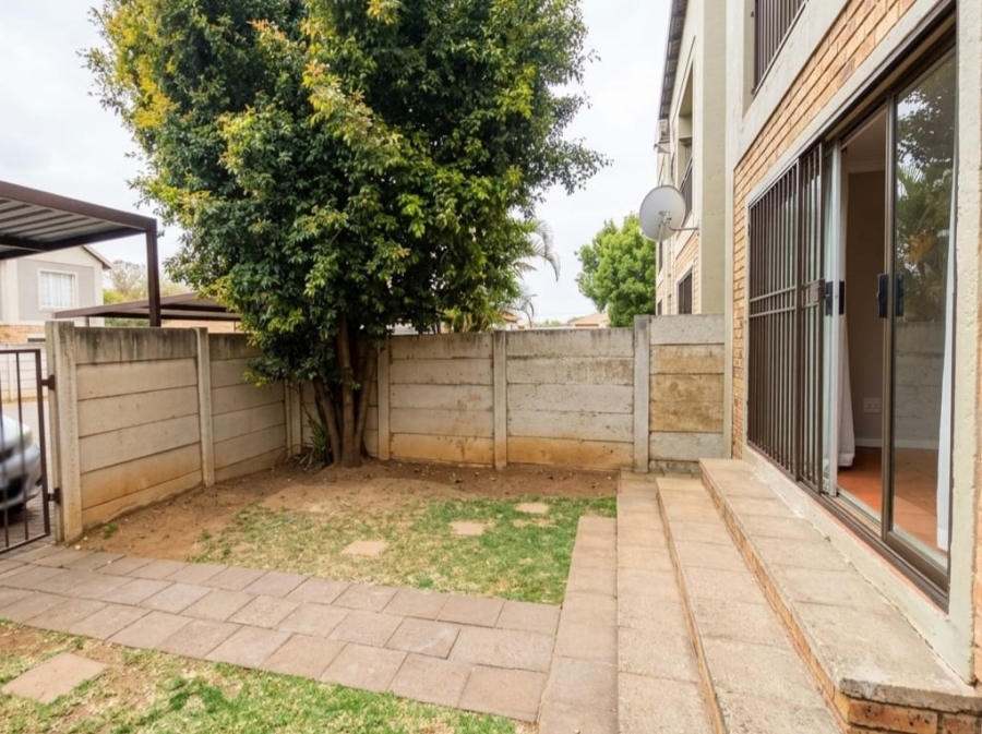 2 Bedroom Property for Sale in North Riding Gauteng