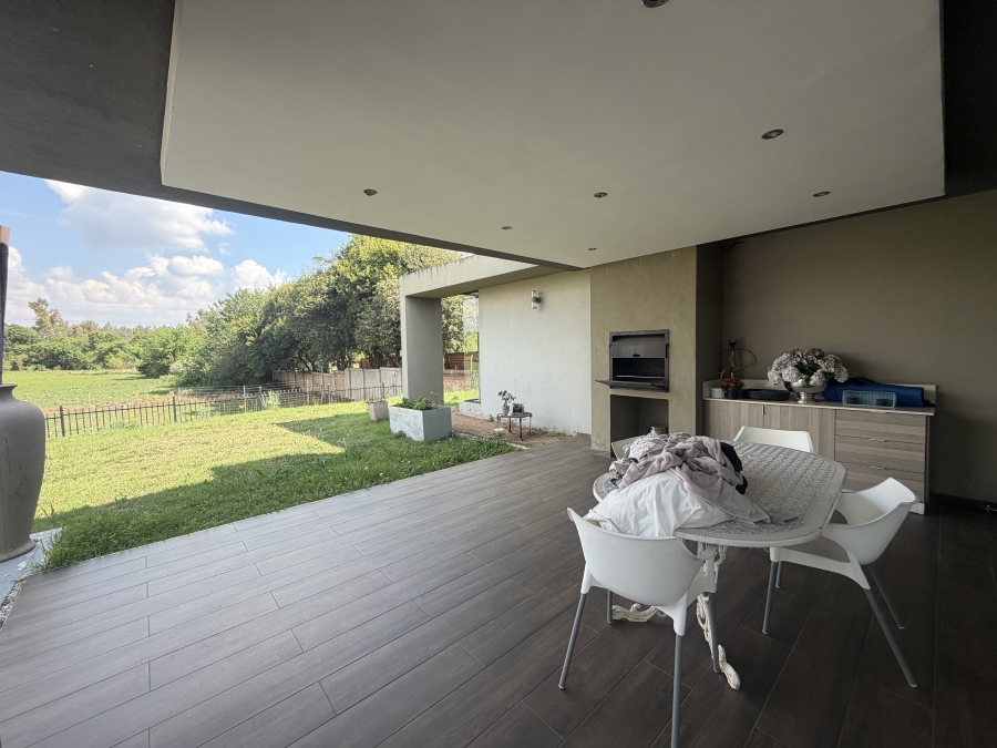 To Let 4 Bedroom Property for Rent in Eldo Lakes Estate Gauteng