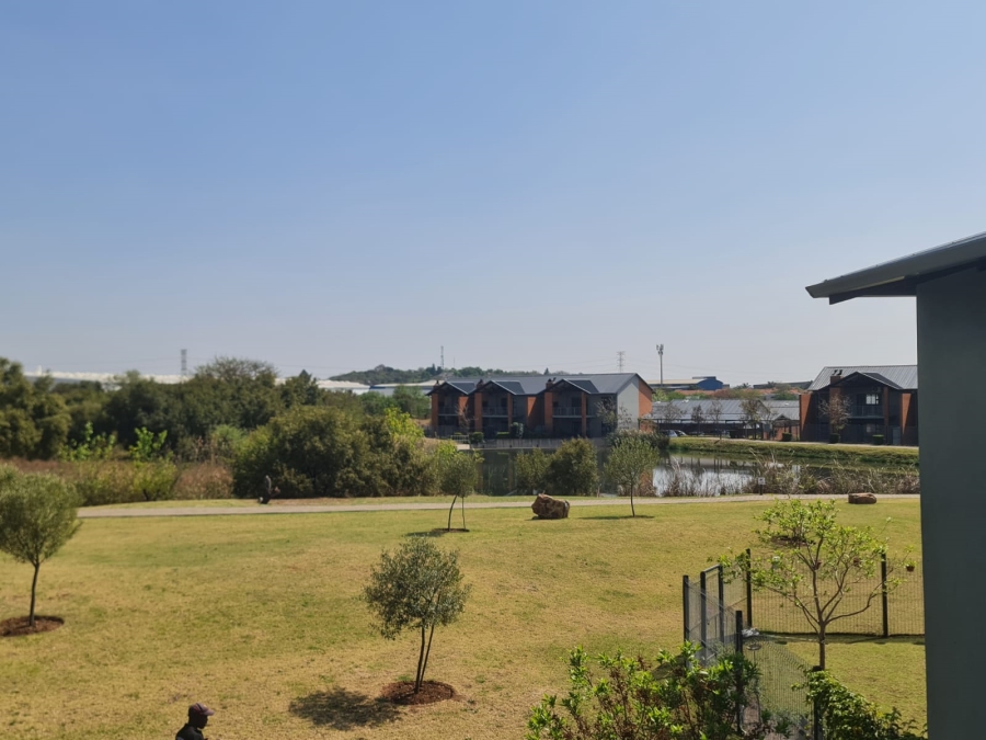 To Let 3 Bedroom Property for Rent in Six Fountains Estate Gauteng