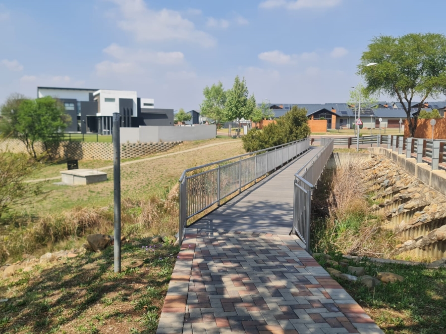 To Let 3 Bedroom Property for Rent in Six Fountains Estate Gauteng