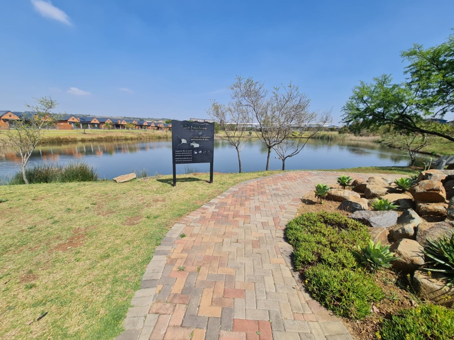 To Let 3 Bedroom Property for Rent in Six Fountains Estate Gauteng