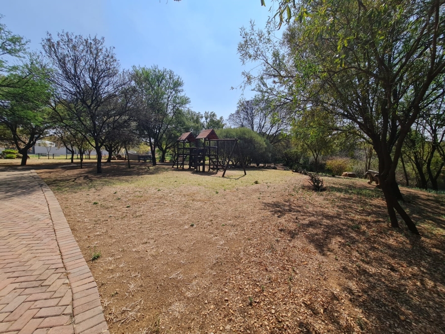 To Let 3 Bedroom Property for Rent in Six Fountains Estate Gauteng