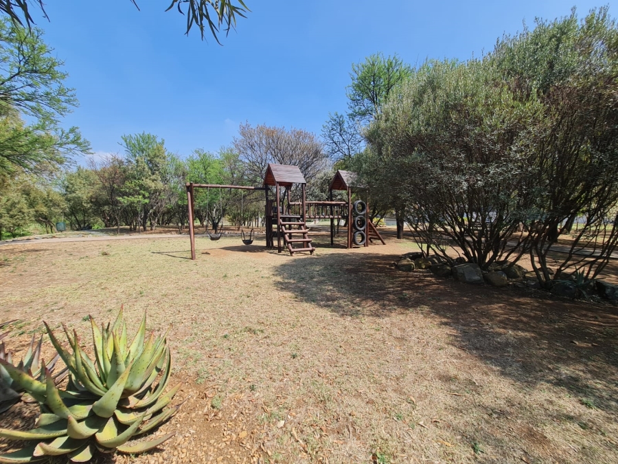 To Let 3 Bedroom Property for Rent in Six Fountains Estate Gauteng