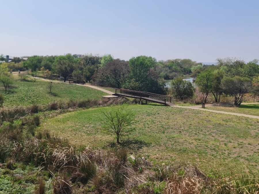 To Let 3 Bedroom Property for Rent in Six Fountains Estate Gauteng