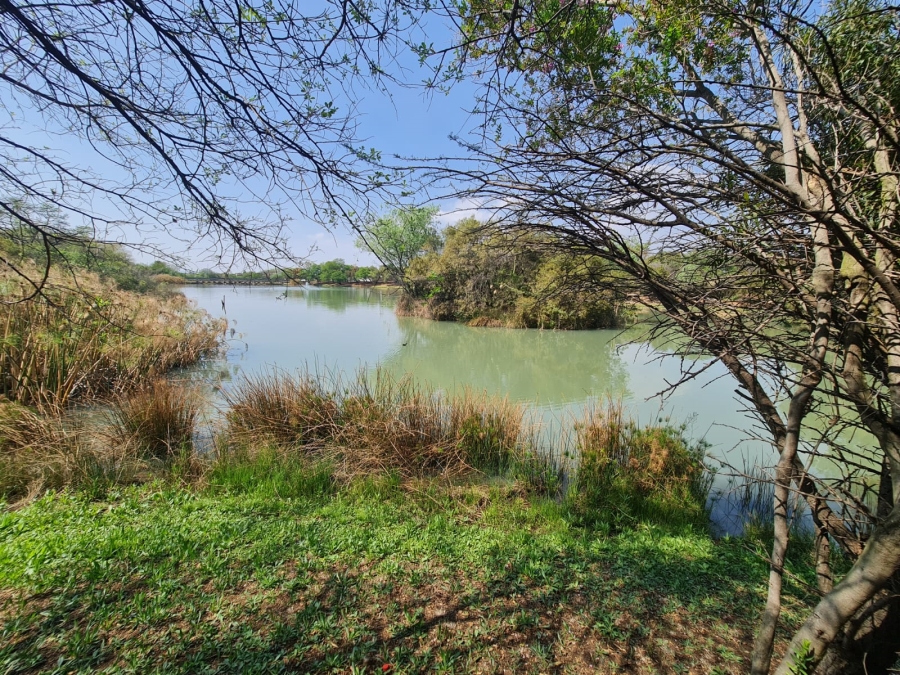 To Let 3 Bedroom Property for Rent in Six Fountains Estate Gauteng
