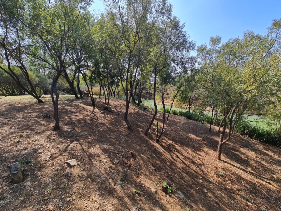 To Let 3 Bedroom Property for Rent in Six Fountains Estate Gauteng