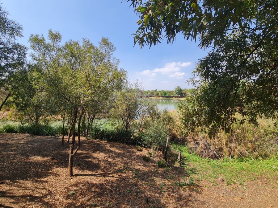 To Let 3 Bedroom Property for Rent in Six Fountains Estate Gauteng