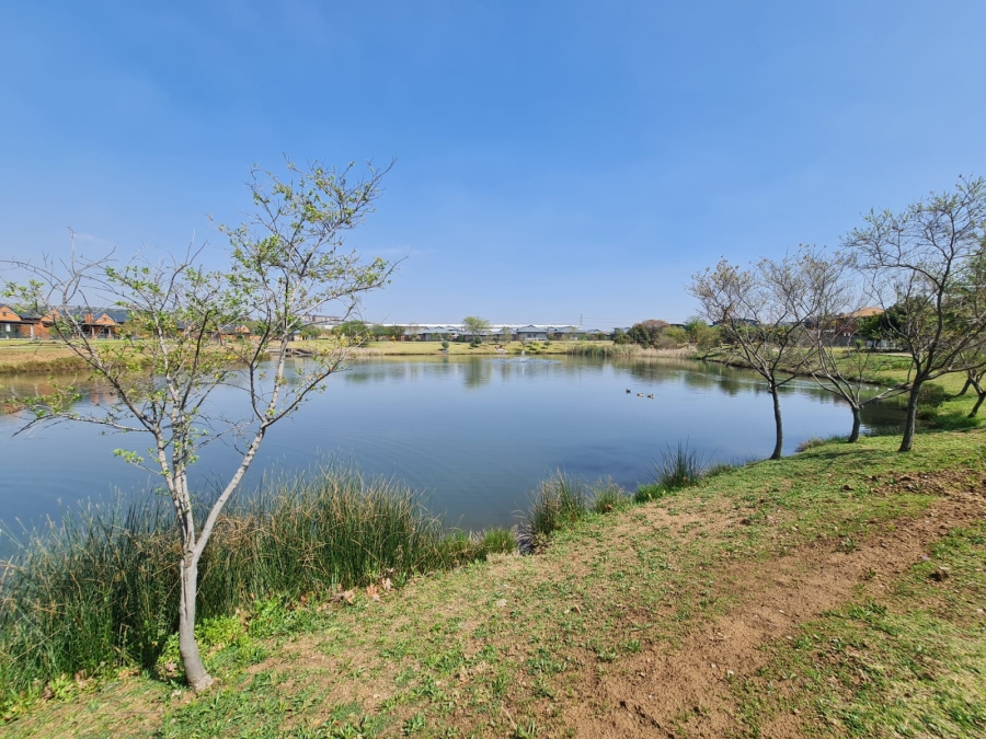 To Let 3 Bedroom Property for Rent in Six Fountains Estate Gauteng