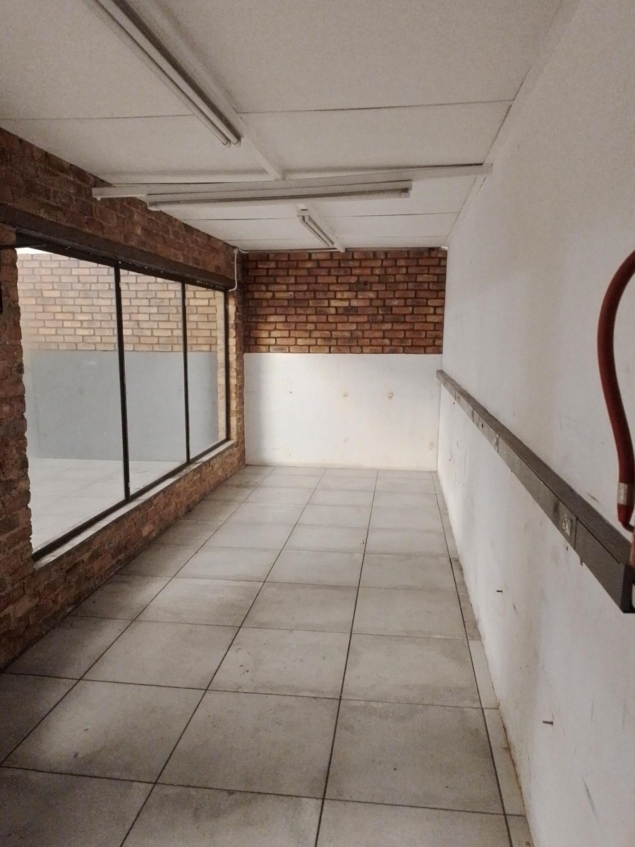To Let Commercial Property for Rent in Jet Park Gauteng