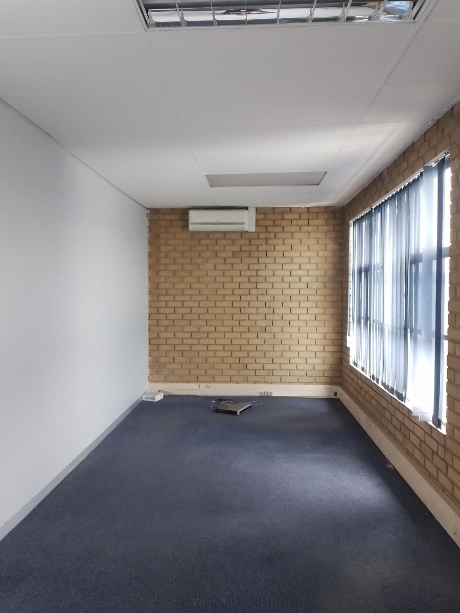 To Let Commercial Property for Rent in Jet Park Gauteng