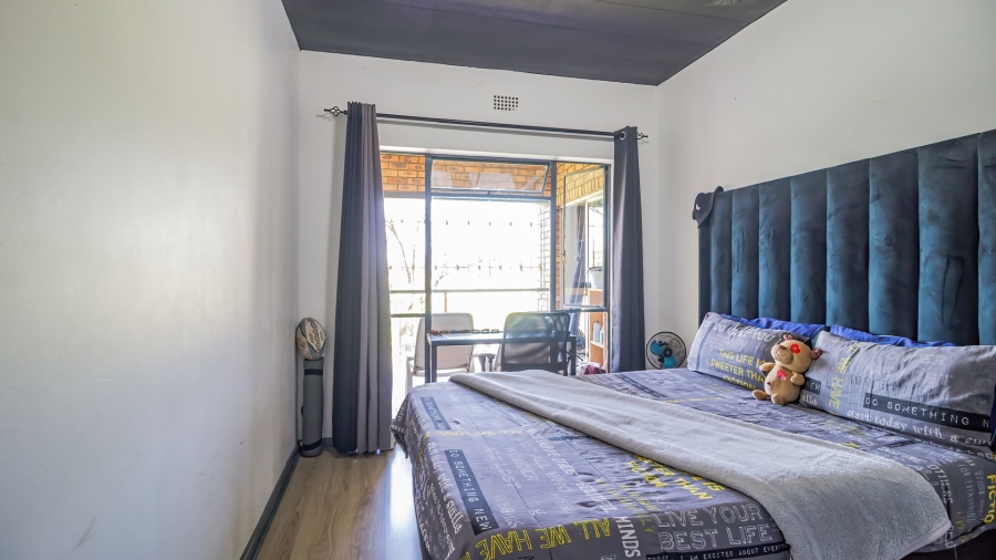 3 Bedroom Property for Sale in New Redruth Gauteng