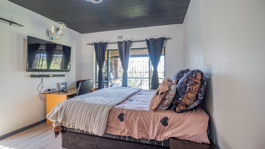 3 Bedroom Property for Sale in New Redruth Gauteng